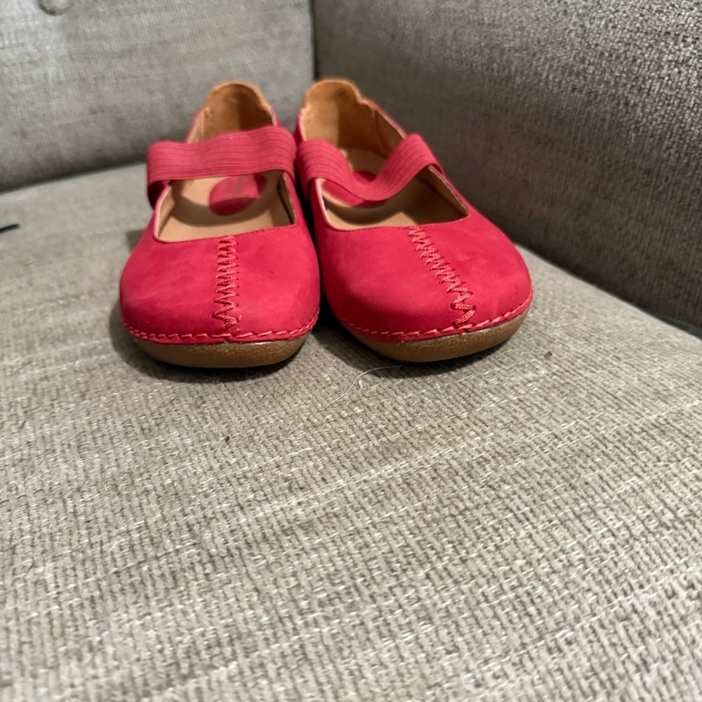 Clarks Artisan Mary Jane Flats Red Leather Whipstitch 7B Excellent Never Worn - Picture 5 of 7